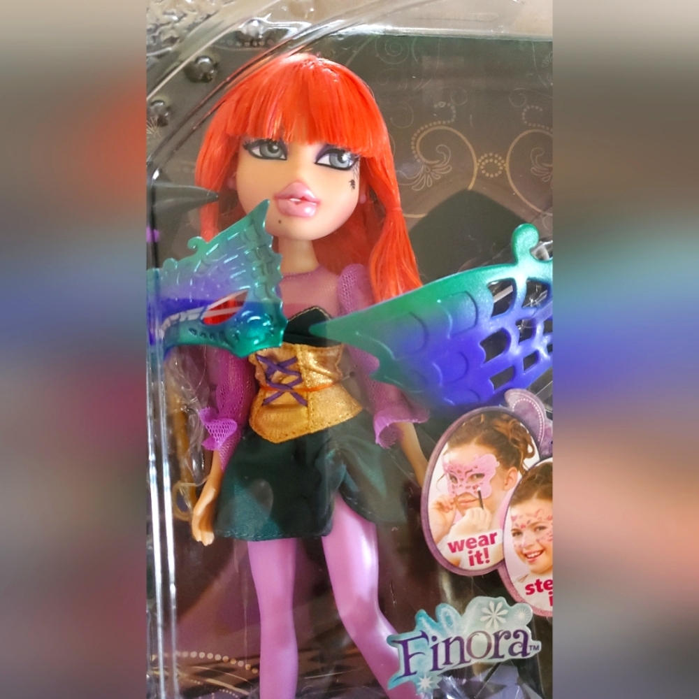 NEW Bratz Doll Masquerade Finora Red Head
